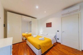Wow Waterfront Apartment Bari